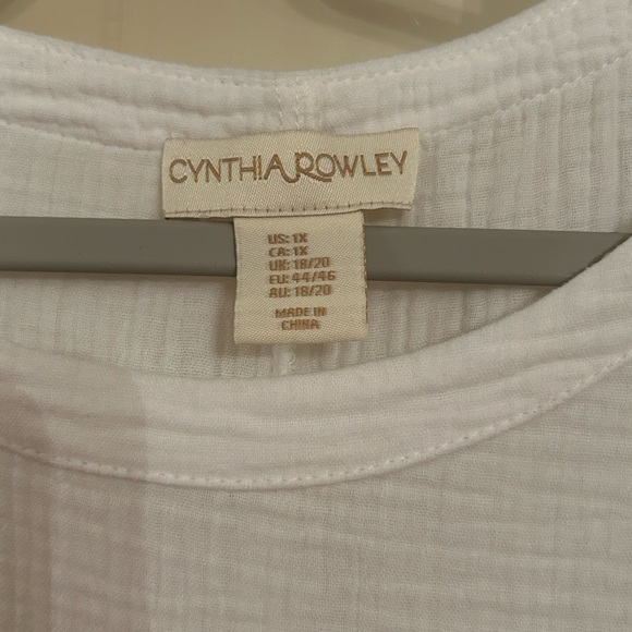 Cynthia Rowley White Textured Blouse with Fringe Accents - 3/4 sleeves. - Picture 2 of 5